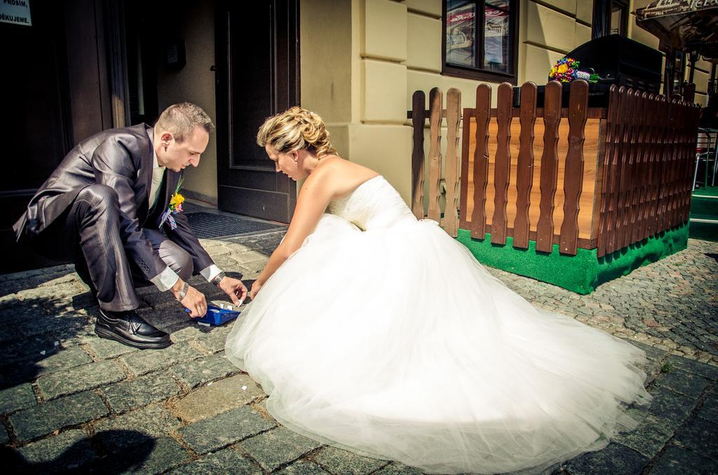 Hejtmansky Dvur Hotel Slany Bagian luar foto