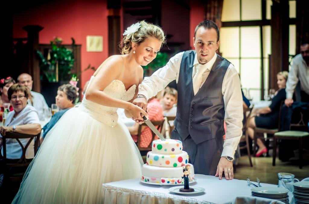 Hejtmansky Dvur Hotel Slany Bagian luar foto