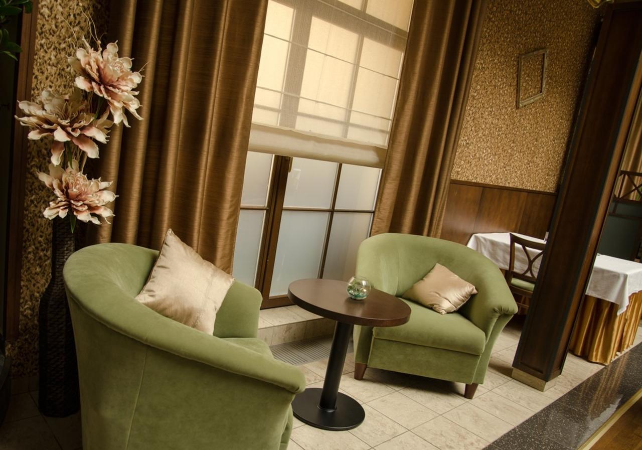 Hejtmansky Dvur Hotel Slany Bagian luar foto
