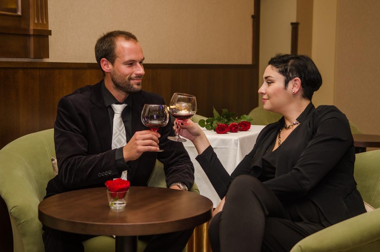 Hejtmansky Dvur Hotel Slany Bagian luar foto